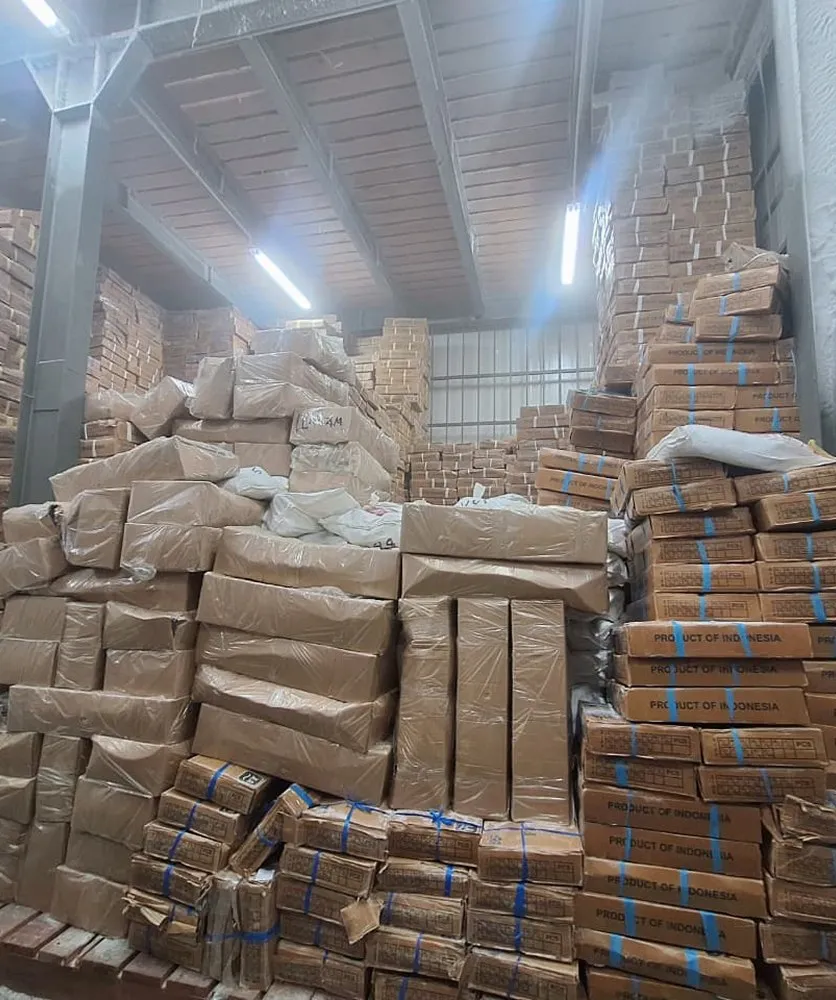Karton tersimpan di cold storage